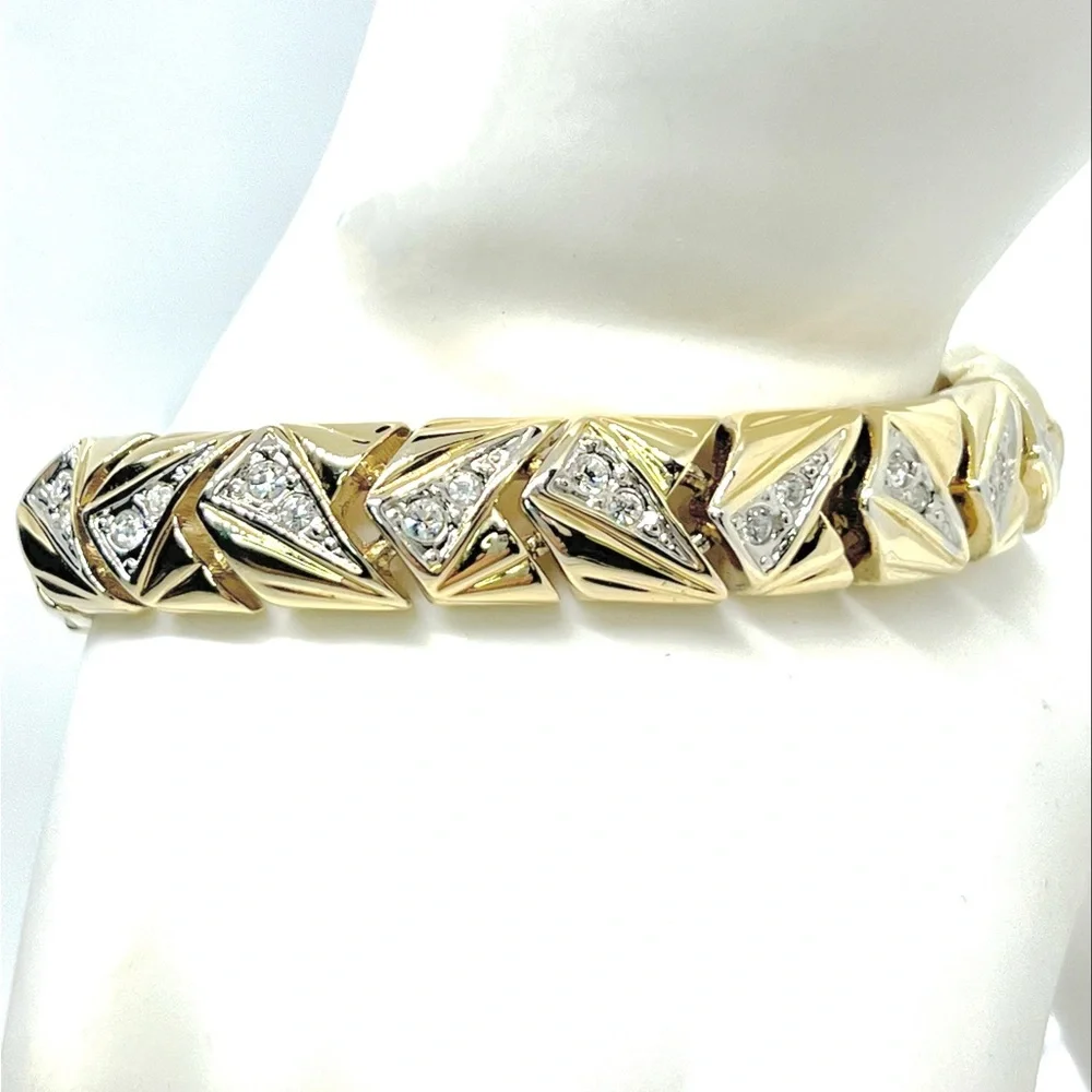 Modernistic Geo-Triangular-Shaped Linked Bracelet w/Brilliant Cut Round Crystals